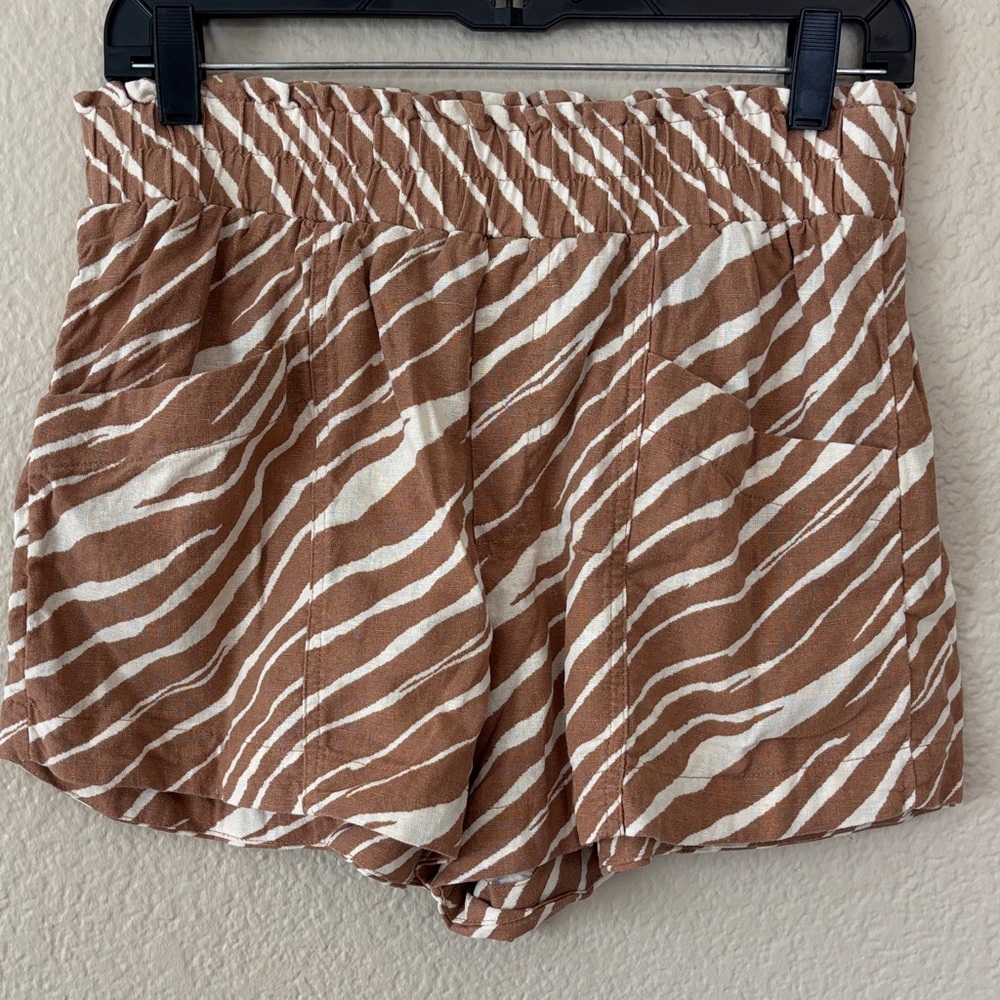 a new day Linen Blend Zebra Print Shorts - Brown and ivory size M
